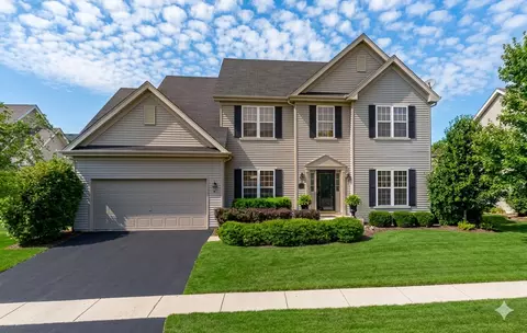 38 W930 Mcnair Dr, Geneva, IL 60134