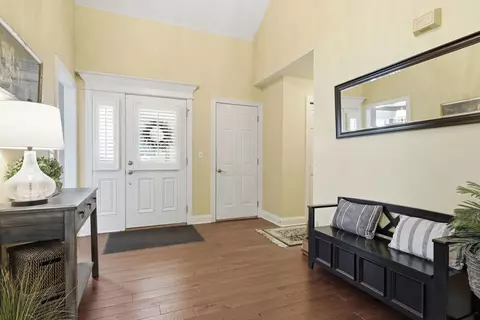 Entry Way - 5 Spruce Ct, Bloomington, IL 61704 photo 3 of 5