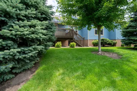 Exterior - 5 Spruce Ct, Bloomington, IL 61704 photo 5 of 10