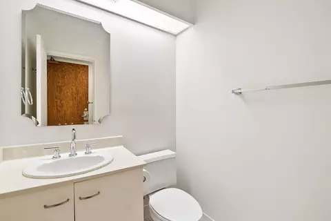 Bath - 110 E Delaware Pl #704, Chicago, IL 60611 photo 3 of 3