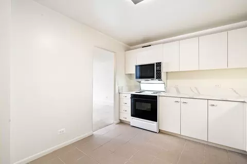 Kitchen - 110 E Delaware Pl #704, Chicago, IL 60611 photo 2 of 2