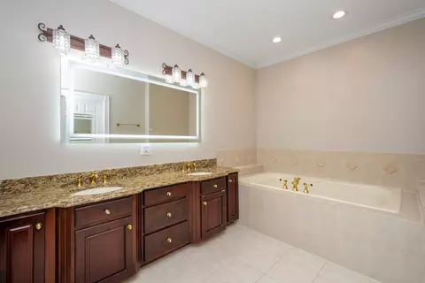 Bath - 10303 Fox Bluff Ln, Spring Grove, IL 60081 photo 1 of 5