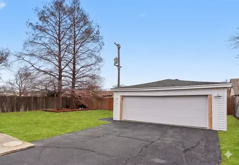 Exterior - 8719 Olympic Dr, Bridgeview, IL 60455 photo 2 of 3