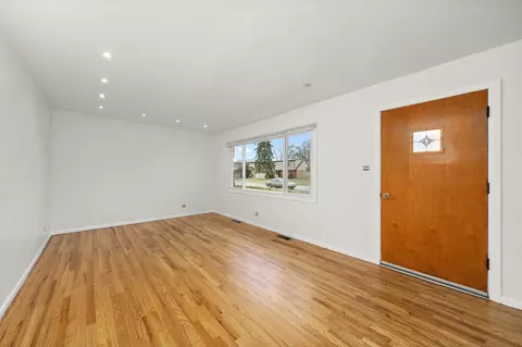 Living - 8719 Olympic Dr, Bridgeview, IL 60455 photo 2 of 4
