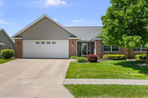 208 Brookview Ln, Durant, IA 52747