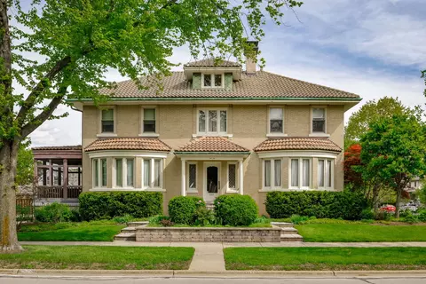 840 Augusta Blvd, Oak Park, IL 60302