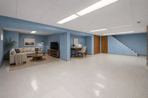 Living - 4095 Victoria Dr, Hoffman Estates, IL 60192 photo 4 of 4