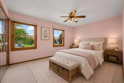 Bedroom - 4095 Victoria Dr, Hoffman Estates, IL 60192 photo 2 of 3