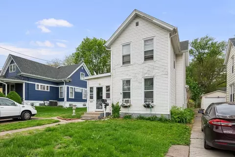 2022 Iowa St, Davenport, IA 52803
