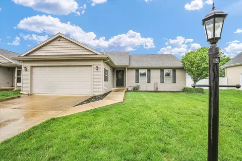 707 Chickory Dr, Champaign, IL 61822