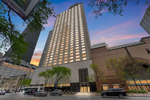 777 N Michigan Ave #2105, Chicago, IL 60611