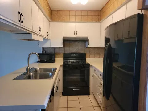 Kitchen - 473 Nicole Dr #3C, Bartlett, IL 60103 photo 1 of 2