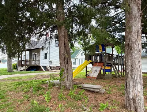 Exterior - 625 Oconor Ave, Lasalle, IL 61301 photo 2 of 2