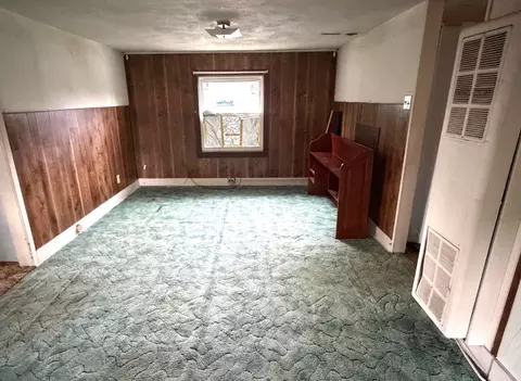 Living - 625 Oconor Ave, Lasalle, IL 61301 photo 3 of 3