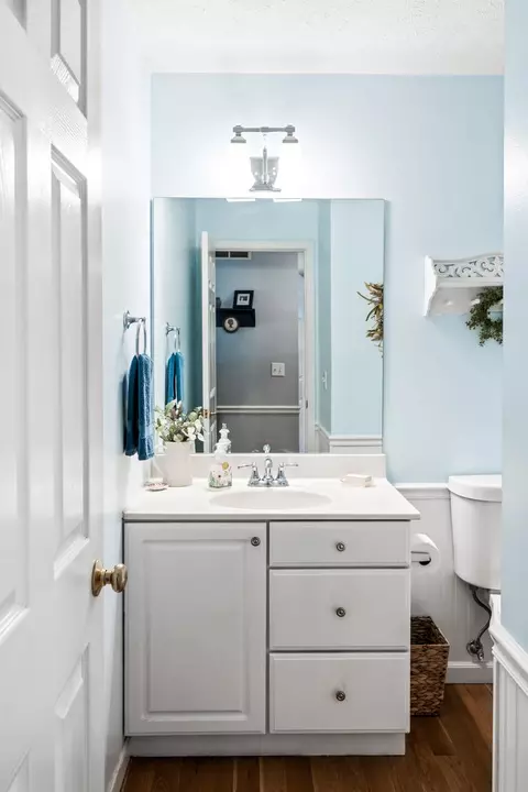 Bath - 1908 Quail Run Cc Ct, Normal, IL 61761 photo 6 of 7