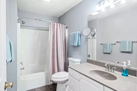 Bath - 1908 Quail Run Cc Ct, Normal, IL 61761 photo 7 of 7