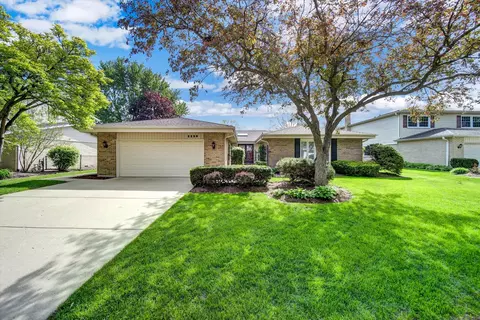 1129 S Salem Ln, Arlington Heights, IL 60005