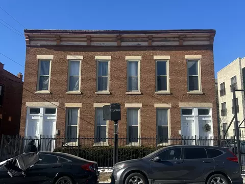 608 S Oakley Blvd, Chicago, IL 60612