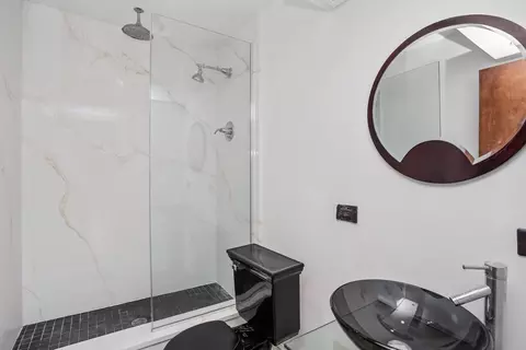 Bath - 175 E Delaware Pl #5002, Chicago, IL 60611 photo 1 of 3