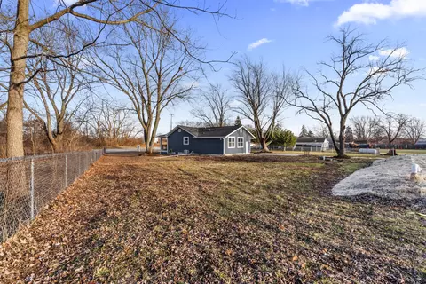 Exterior - 25449 W Us Highway 30, Plainfield, IL 60585 photo 2 of 3