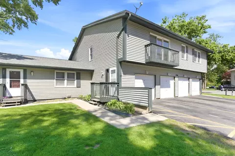 231 Dakota Ct #D, Bolingbrook, IL 60440