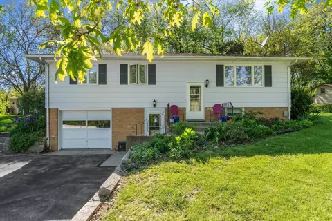 7016 131st St, Coal Valley, IL 61240