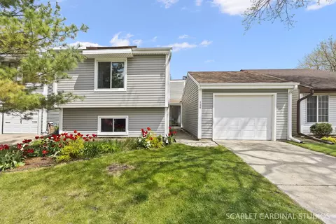 30 W124 Wood Ct, Warrenville, IL 60555