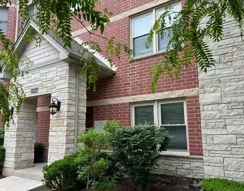 6906 W Medill Ave #2E, Chicago, IL 60707