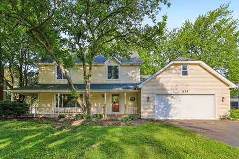 733 Buttonwood Cir SE, Naperville, IL 60540