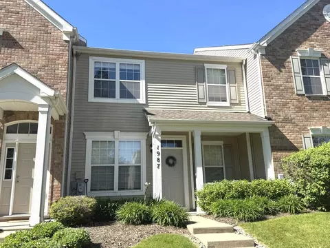 1987 Yasgur Dr, Woodstock, IL 60098