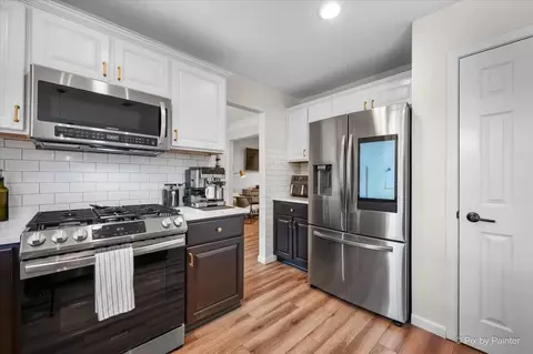 Kitchen - 24821 Vermette Rd, Plainfield, IL 60585 photo 2 of 3