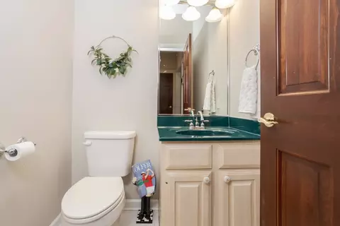 Bath - 15626 E 910 North Rd, Bloomington, IL 61705 photo 1 of 9