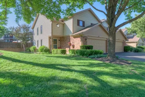 312 Cromwell Ct, Westmont, IL 60559