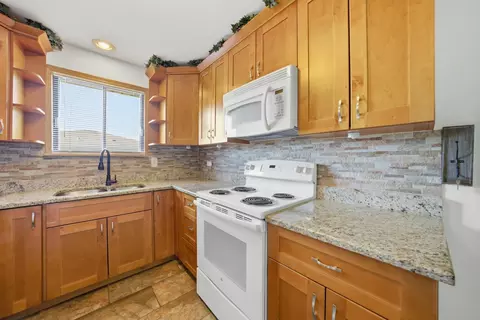Kitchen - 8039 Beloit Ave #3B, Bridgeview, IL 60455 photo 2 of 3
