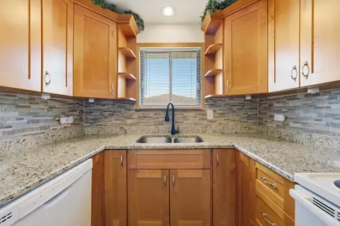Kitchen - 8039 Beloit Ave #3B, Bridgeview, IL 60455 photo 3 of 3
