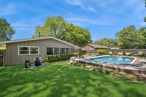 Exterior - 138 Kimberly Rd, East Dundee, IL 60118 photo 3 of 6