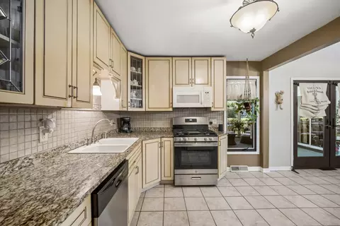 Kitchen - 138 Kimberly Rd, East Dundee, IL 60118 photo 1 of 3