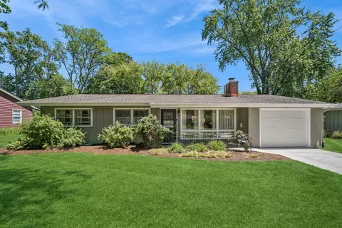 138 Kimberly Rd, East Dundee, IL 60118