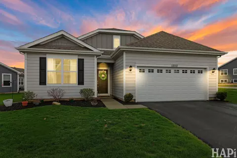 1200 Redtail Cir, Woodstock, IL 60098