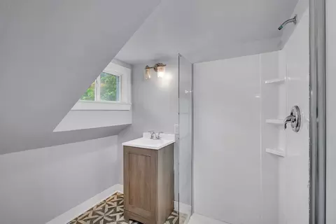 Bath - 410 E Chapin St, Morris, IL 60450 photo 3 of 3