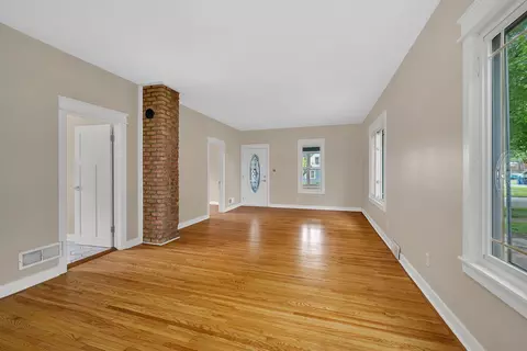 Living - 410 E Chapin St, Morris, IL 60450 photo 3 of 3