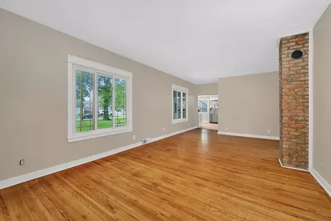 Living - 410 E Chapin St, Morris, IL 60450 photo 1 of 3