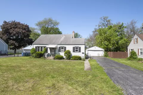 Exterior - 14516 Kolmar Ave, Midlothian, IL 60445 photo 2 of 7