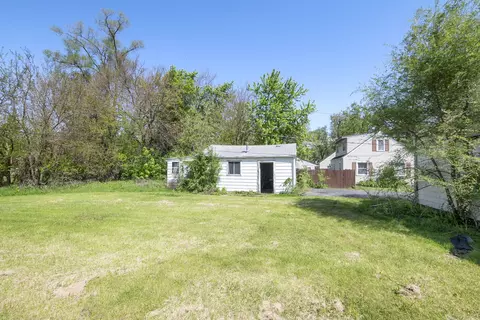 Exterior - 14516 Kolmar Ave, Midlothian, IL 60445 photo 5 of 7