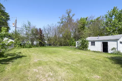 Exterior - 14516 Kolmar Ave, Midlothian, IL 60445 photo 4 of 7
