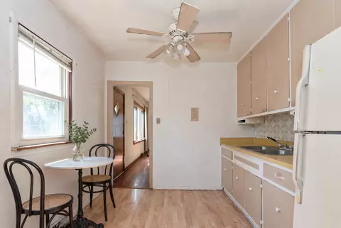 Kitchen - 14516 Kolmar Ave, Midlothian, IL 60445 photo 3 of 3