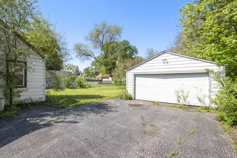Exterior - 14516 Kolmar Ave, Midlothian, IL 60445 photo 7 of 7