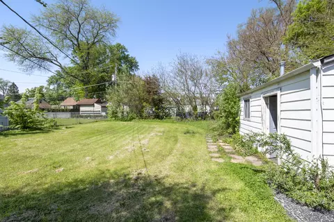 Exterior - 14516 Kolmar Ave, Midlothian, IL 60445 photo 3 of 7