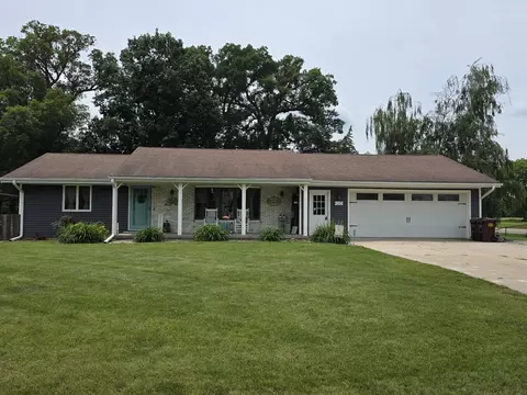 304 Tree Ln, Prophetstown, IL 61277