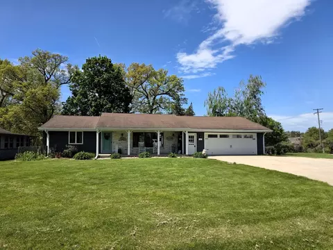Exterior - 304 Tree Ln, Prophetstown, IL 61277 photo 2 of 5